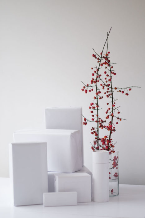 Holiday gift wrapping ideas for minimalists