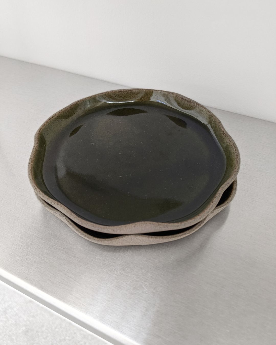 Handmade Ceramic Plate Flow - Deep Green - Image 2